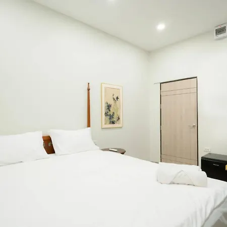Hidden Dragon X Yaowarat Road Apartment Bangkok Exterior photo
